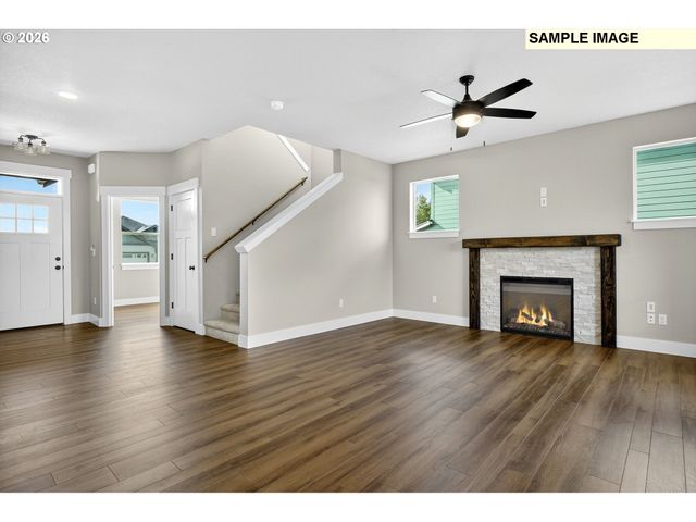 2002 E BADGER Way 1, La Center, WA 98629