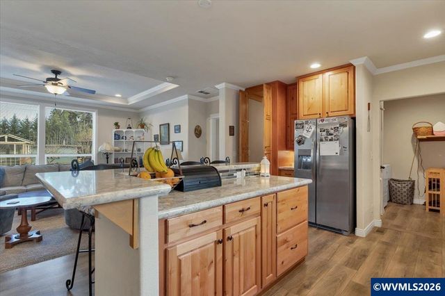 37734 River Dr, Lebanon, OR 97355