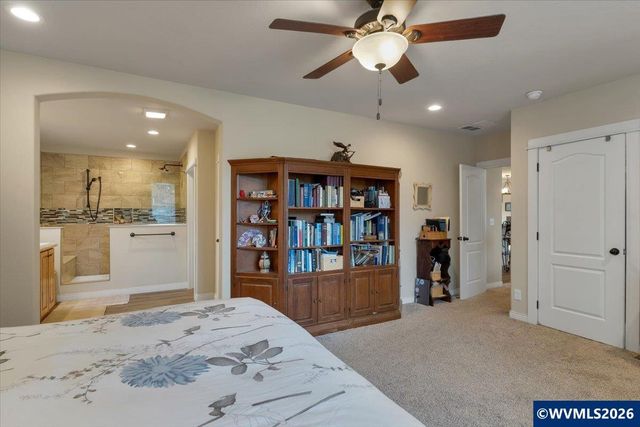 37734 River Dr, Lebanon, OR 97355