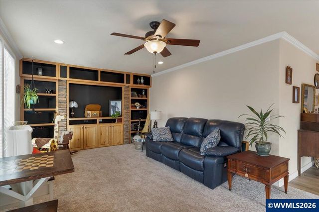 37734 River Dr, Lebanon, OR 97355