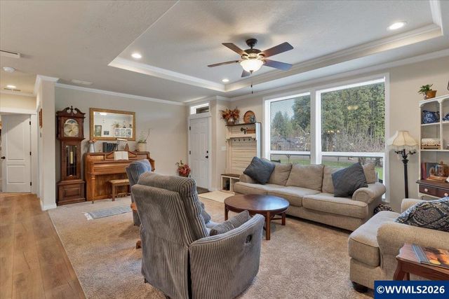 37734 River Dr, Lebanon, OR 97355