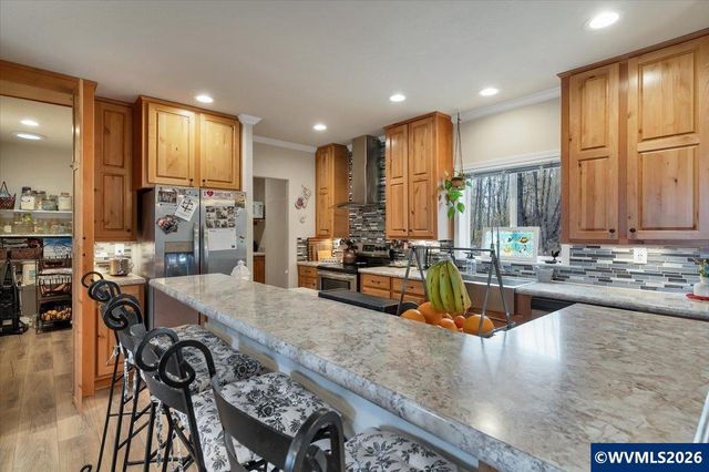 37734 River Dr, Lebanon, OR 97355