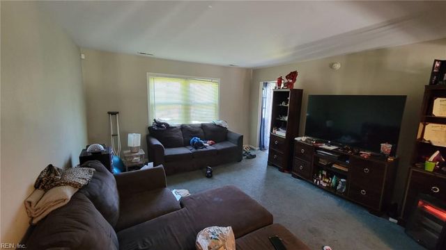 15 Victor ST, Hampton, VA 23669