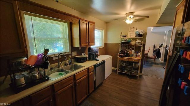 15 Victor ST, Hampton, VA 23669
