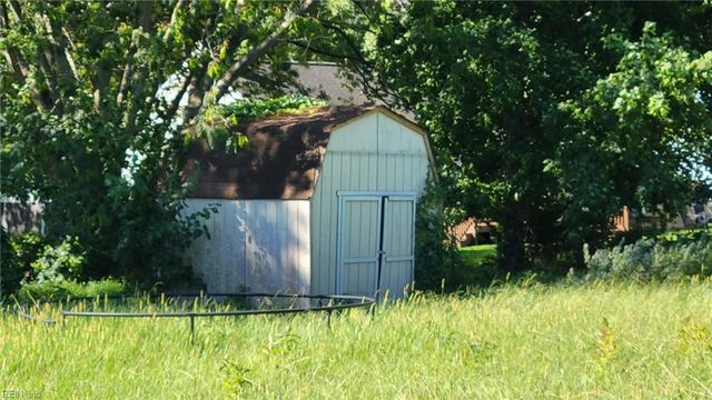 15 Victor ST, Hampton, VA 23669