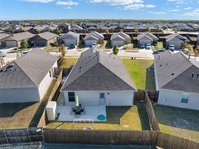 2213 Nightgrove Circle, Crandall, TX 75114