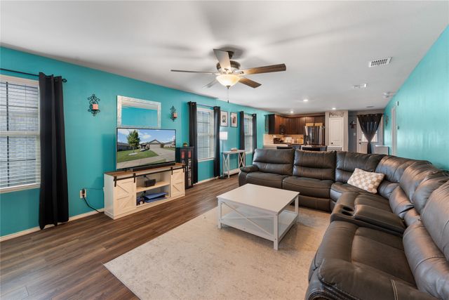 2213 Nightgrove Circle, Crandall, TX 75114