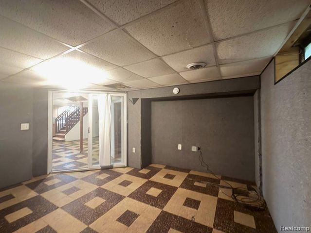 8601 Riverview Street, Dearborn Heights, MI 48127