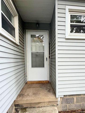 8601 Riverview Street, Dearborn Heights, MI 48127