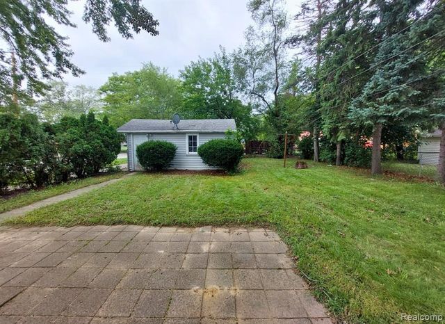 8601 Riverview Street, Dearborn Heights, MI 48127