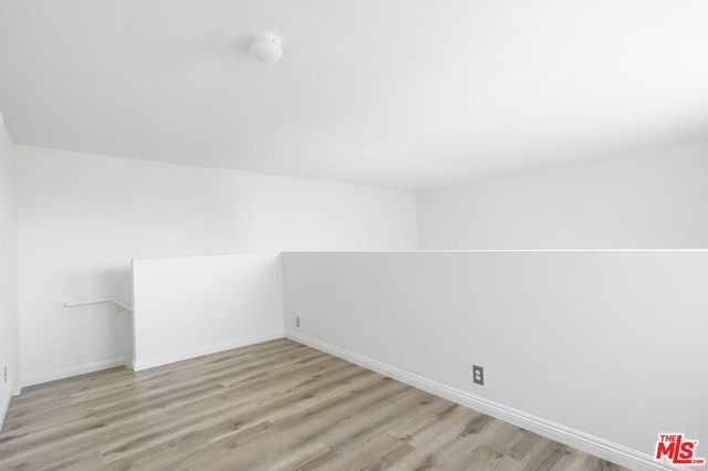 22705 Del Valle Street 6, Woodland Hills, CA 91364