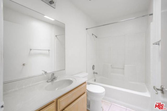 22705 Del Valle Street 6, Woodland Hills, CA 91364