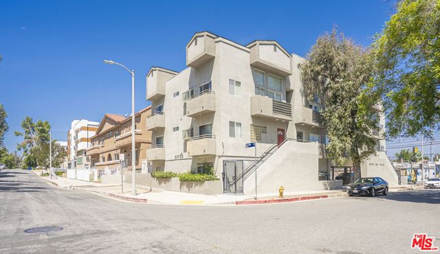 22705 Del Valle Street 6, Woodland Hills, CA 91364