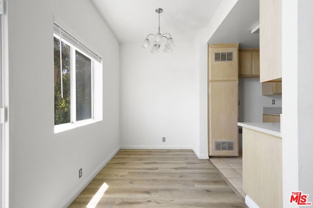 22705 Del Valle Street 6, Woodland Hills, CA 91364