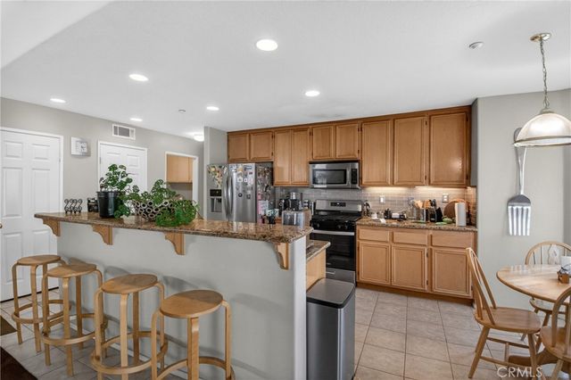 15370 Twinberry Court, Fontana, CA 92336