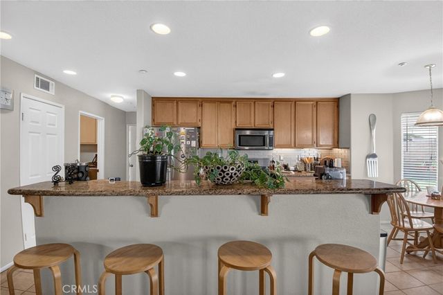 15370 Twinberry Court, Fontana, CA 92336