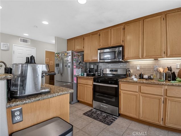 15370 Twinberry Court, Fontana, CA 92336