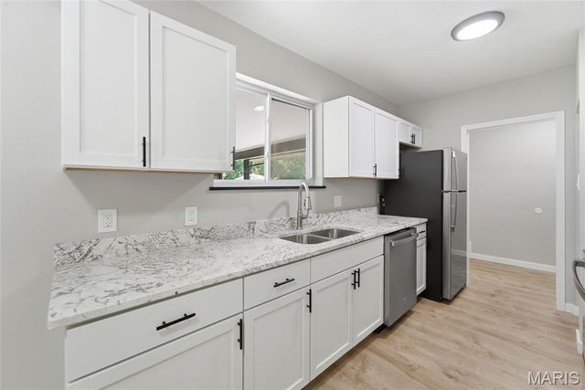 330 Hillwood Drive, Belleville, IL 62223