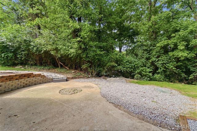 330 Hillwood Drive, Belleville, IL 62223