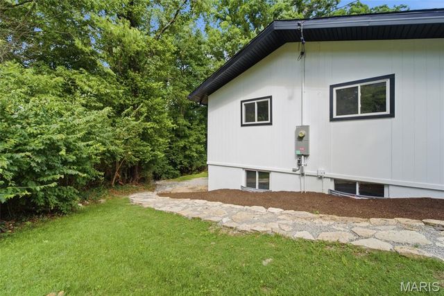 330 Hillwood Drive, Belleville, IL 62223