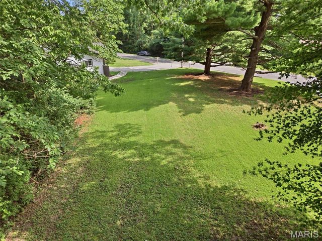 330 Hillwood Drive, Belleville, IL 62223