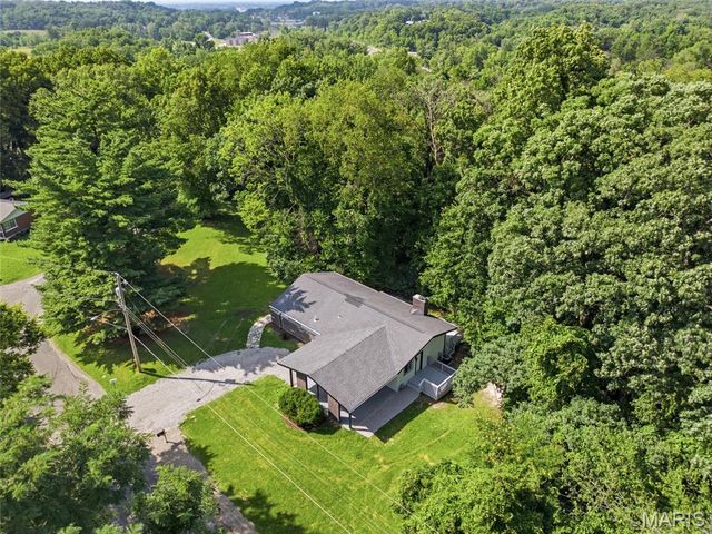 330 Hillwood Drive, Belleville, IL 62223
