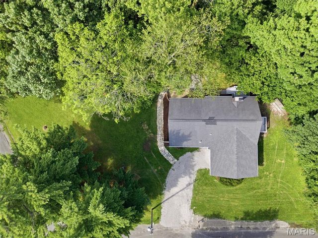 330 Hillwood Drive, Belleville, IL 62223
