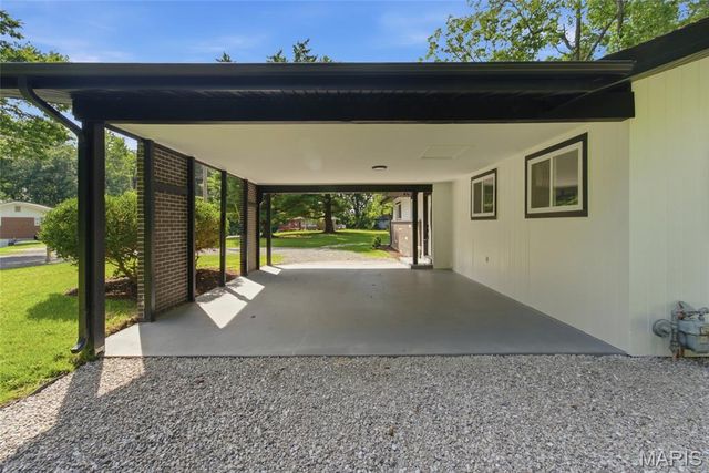 330 Hillwood Drive, Belleville, IL 62223