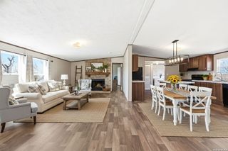 393 W County Road 5719, Devine, TX 78016