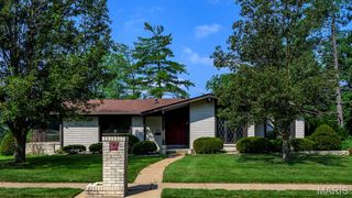 25 Leaside Court, Manchester, MO 63011