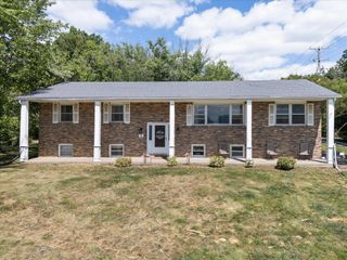 4715 MEXICO GRAVEL RD, Columbia, MO 65202