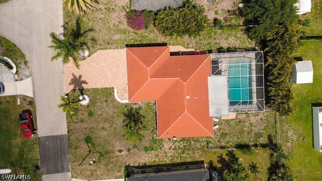 3725 SE 8th PL, Cape Coral, FL 33904