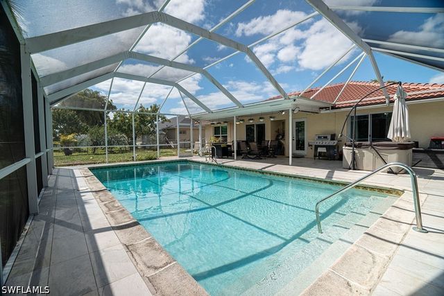 3725 SE 8th PL, Cape Coral, FL 33904