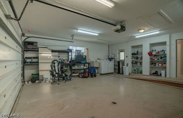 3725 SE 8th PL, Cape Coral, FL 33904