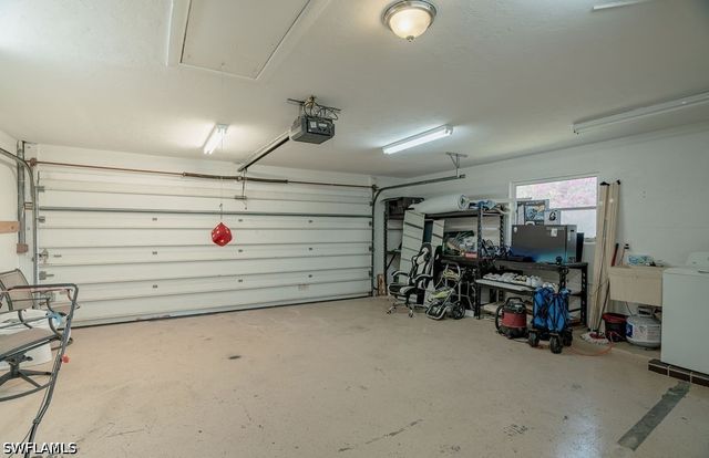 3725 SE 8th PL, Cape Coral, FL 33904