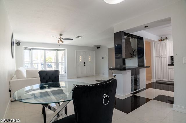 3725 SE 8th PL, Cape Coral, FL 33904