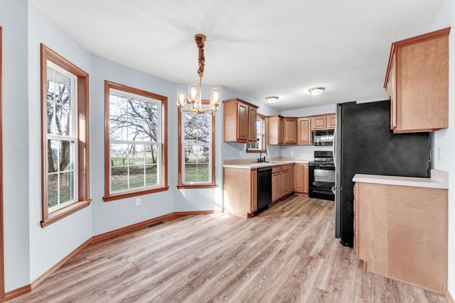 5007 N 10th Avenue, Ozark, MO 65721