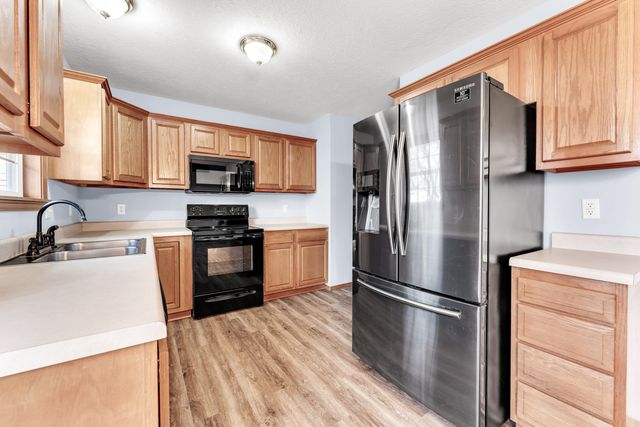 5007 N 10th Avenue, Ozark, MO 65721