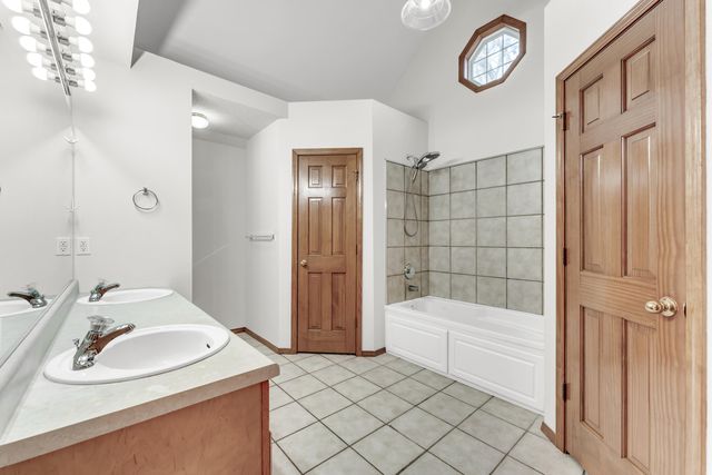 5007 N 10th Avenue, Ozark, MO 65721