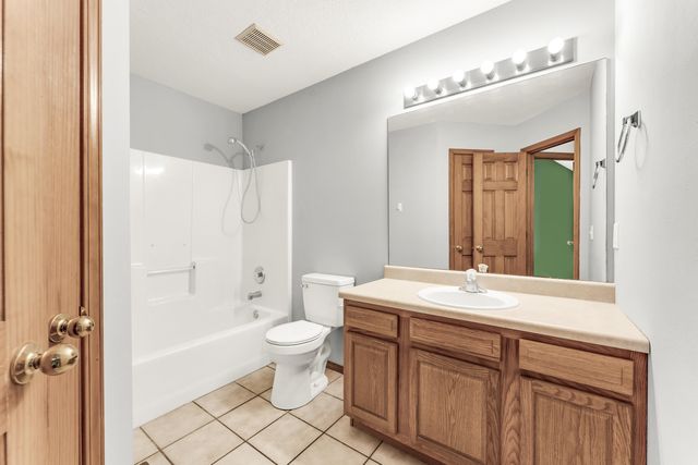 5007 N 10th Avenue, Ozark, MO 65721