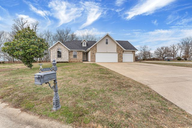 5007 N 10th Avenue, Ozark, MO 65721