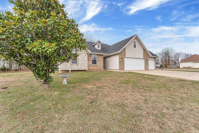 5007 N 10th Avenue, Ozark, MO 65721
