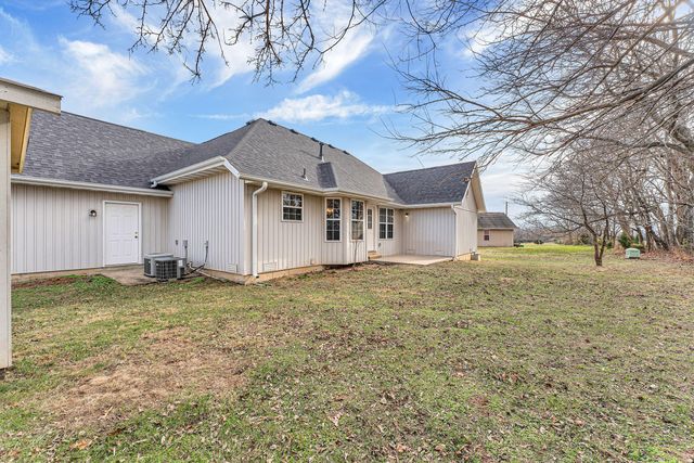 5007 N 10th Avenue, Ozark, MO 65721