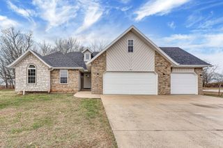 5007 N 10th Avenue, Ozark, MO 65721