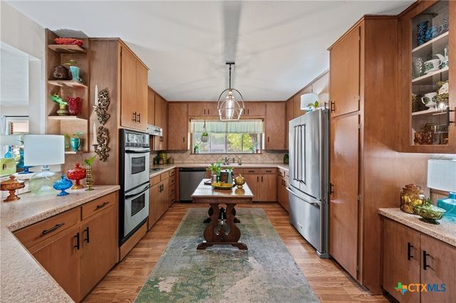 216 E 21st Avenue, Belton, TX 76513