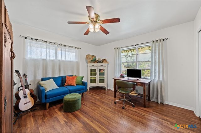 216 E 21st Avenue, Belton, TX 76513