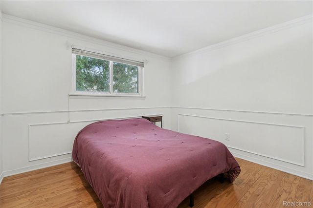 5597 Leafwood Drive, Commerce Charter Township, MI 48382