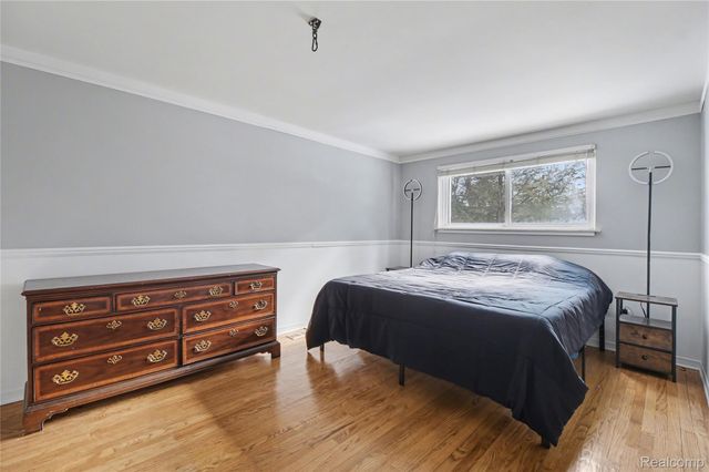 5597 Leafwood Drive, Commerce Charter Township, MI 48382