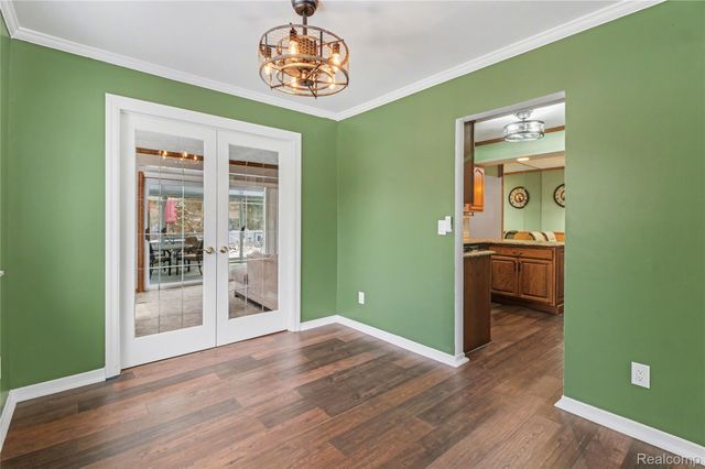 5597 Leafwood Drive, Commerce Charter Township, MI 48382