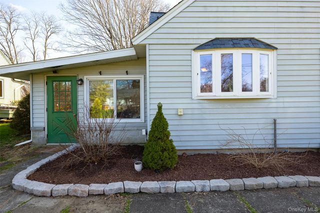 6 Gale Drive, Poughkeepsie, NY 12603
